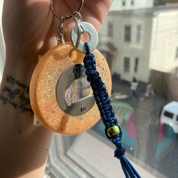 Bottle opener keychain - Picture 7 of 17